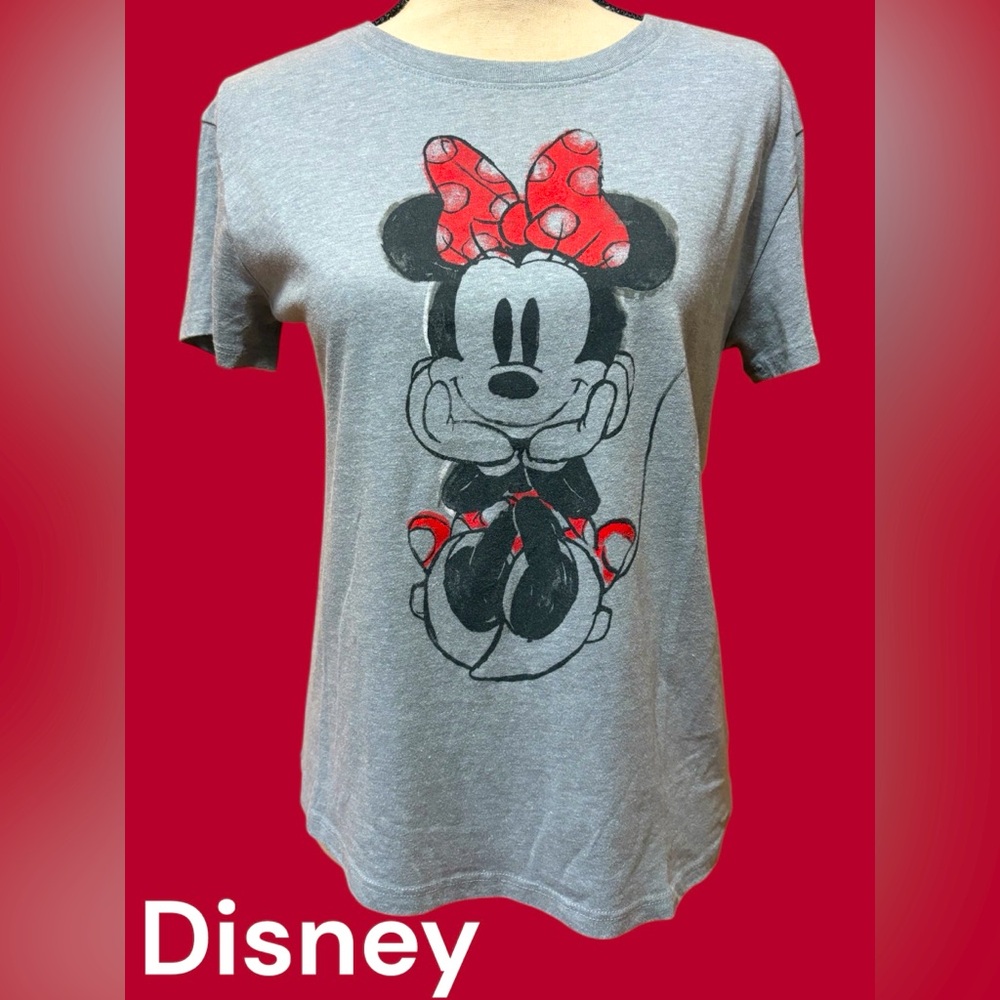 Disney-small women’s t-shirt. Minnie Mouse. 50/50 preshrunk. Like new preowned!